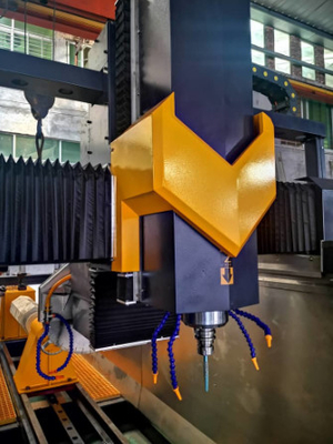 Wysokiej precyzji 4-osiowy CNC Kolumna rzeźbiarka 7.5kw