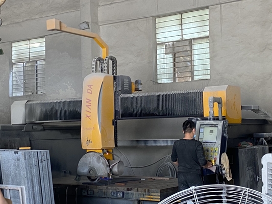 Maszyna do cięcia mostów o masie 5100 kg z automatycznym ruchem stołu zużycie wody 15m3/h