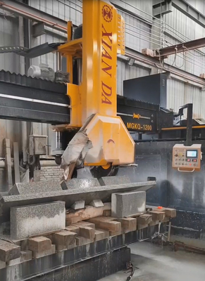 Maszyna do cięcia płyt kamiennych o czterech kolumnach średniego bloku z podwójnym cylindrem hydraulicznym