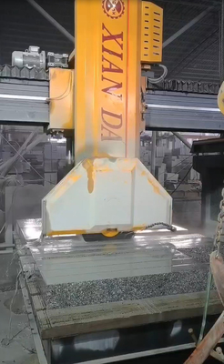Maszyna do cięcia płyt kamiennych o czterech kolumnach średniego bloku z podwójnym cylindrem hydraulicznym
