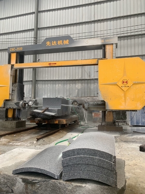Średnica kół 1600 mm Maszyna CNC Diamentowa piła drukowana z precyzyjnym cięciem