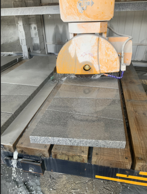 Czteromiasowa maszyna do cięcia kamienia typu mostkowego z serwokomotorem o biegłości 0-60°