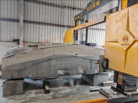 Maszyna do piły z diamentowym drutem o przenośnej bramce z 3500*3500*2200mm, maksymalny rozmiar obróbki i sterowanie CNC/PLC dla wysokiej precyzji cięcia kamienia