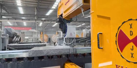 CNC-Sterowana pionowa piła drutowa do cięcia krzywoliniowych krawężników z 3-osiowym połączeniem