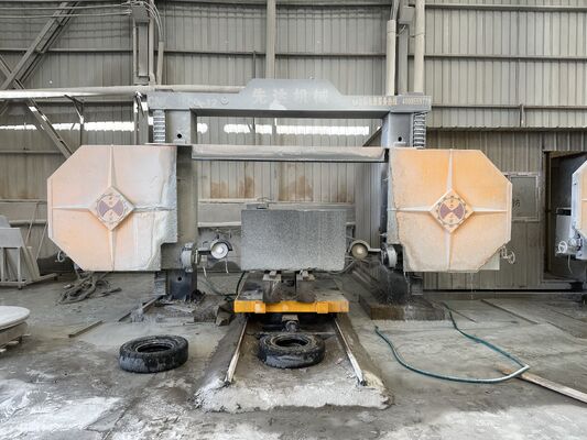 Kompaktowa 4-osiowa drutowa piła diamentowa CNC do profilowania marmuru i granitu - Mała maszyna do cięcia kamienia z certyfikatem CE