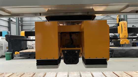 4-osiowa inteligentna maszyna do cięcia kamienia mostkowego z ostrzem piły 600 mm High-End CNC System do obróbki płyt marmurowych granitowych