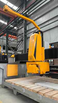 4-osiowa inteligentna maszyna do cięcia kamienia mostkowego z ostrzem piły 600 mm High-End CNC System do obróbki płyt marmurowych granitowych