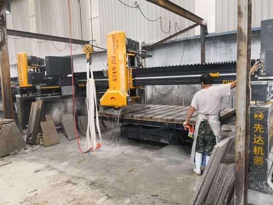 Piła mostowa z laserem na podczerwień do kamienia PLC, maszyna do cięcia, odpowiednia do wielkoskalowej obróbki płyt marmurowych i granitowych