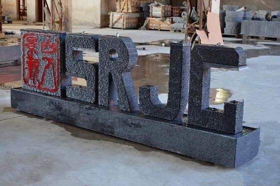 4-osiowa maszyna do piły diamentowej CNC z 360° serwo-obrotowym stołem 16-powierzchniowy poślizg i 28 podnośnikiem rolkowym do granitu marmurowego