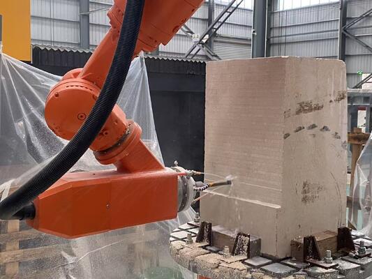 6-osiowa robotyczna maszyna do cięcia kamienia CNC ze sterowaniem interpolowanym i wrzecionem BT40 do wielkoskalowego rzeźbienia do 3100 mm