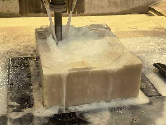 Wytrzymała pięcioosiowa frezarka CNC do kamienia do rzeźbienia naturalnych kamiennych figur