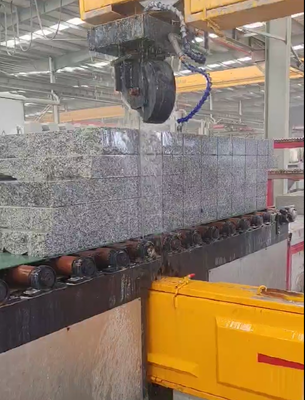 Piła drutowa CNC z diamentem, z obrotnicą A-osiową 360°, z silnikiem głównym z magnesami trwałymi do cięcia kamienia o długości 2300 mm