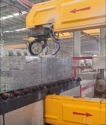 Piła drutowa CNC z diamentem, z obrotnicą A-osiową 360°, z silnikiem głównym z magnesami trwałymi do cięcia kamienia o długości 2300 mm