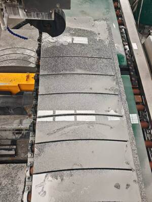 Automatyczna pionowa przecinarka drutowa CNC z diamentem do obróbki granitu i marmuru