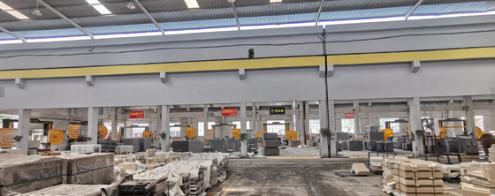 Xianda 4-osiowa piła drutowa CNC z diamentem, z serwo-obrotowym stołem 360° i udźwigiem 20 ton do cięcia kamienia
