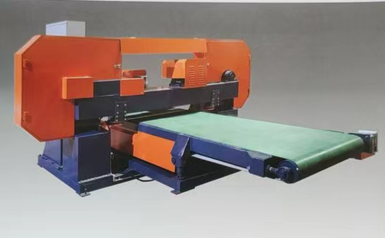 Dwufunkcyjna przecinarka kamienia CNC z silnikiem głównym 7,5 kW, maksymalną szerokością cięcia 1250 mm i zmienną prędkością przenośnika
