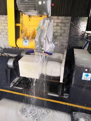 Dwuczęściowa maszyna do cięcia tralek CNC do granitu marmurowego