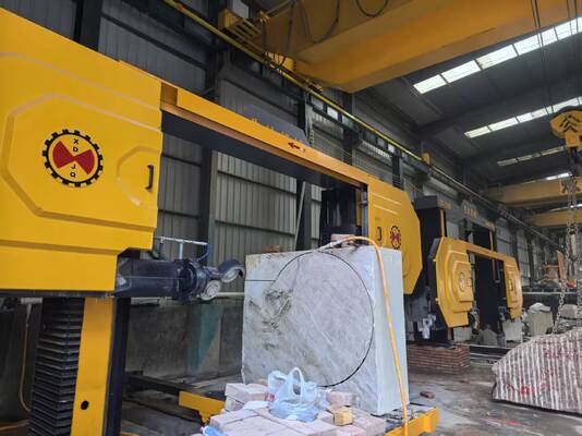 Piła linowa diamentowa CNC z wrzecionem 11 kW, precyzyjnym reduktorem i serwosilnikiem do cięcia kamienia o wymiarach 2500*3000*1500 mm