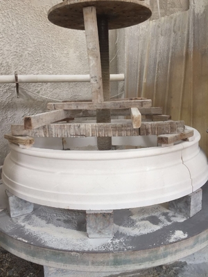 Maszyna do cięcia profili kamiennych do czapek kolumnowych 2500 mm